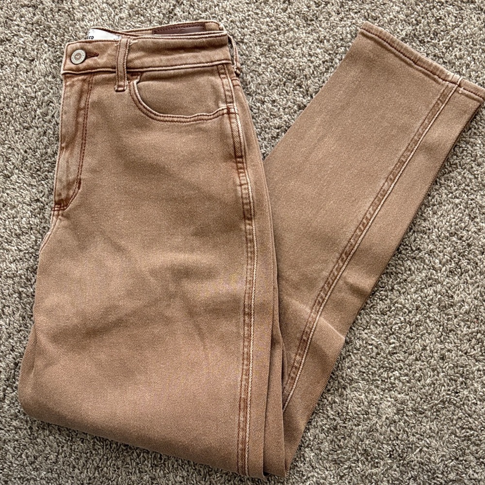 Hollister Curvy High Rise Ankle Jeans